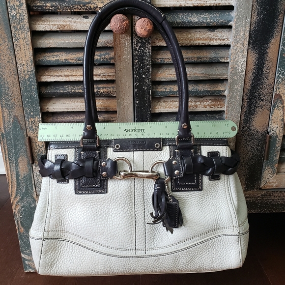 Coach Handbags - Coach Carryall Hampton Shoulder Bag